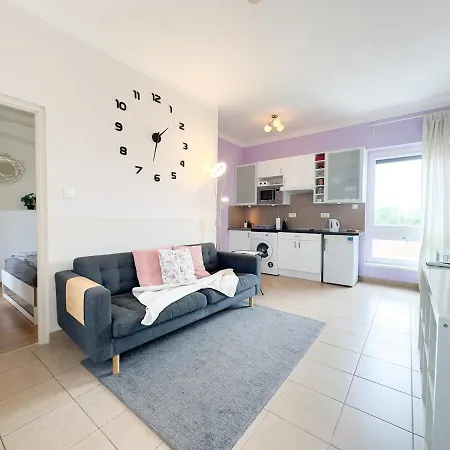 Cozy 1Br Apt With City Skyline View - Purple Skyline Budapest Exterior photo