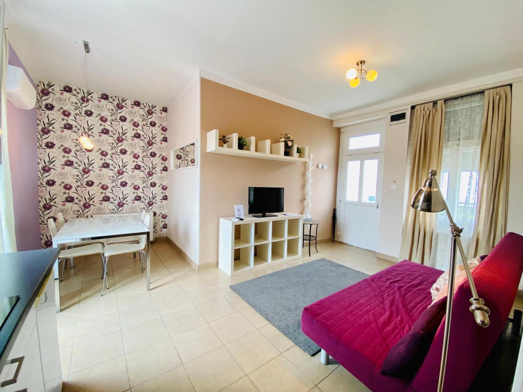 Cozy 1br With Skyline View - Purple Skyline Budapest