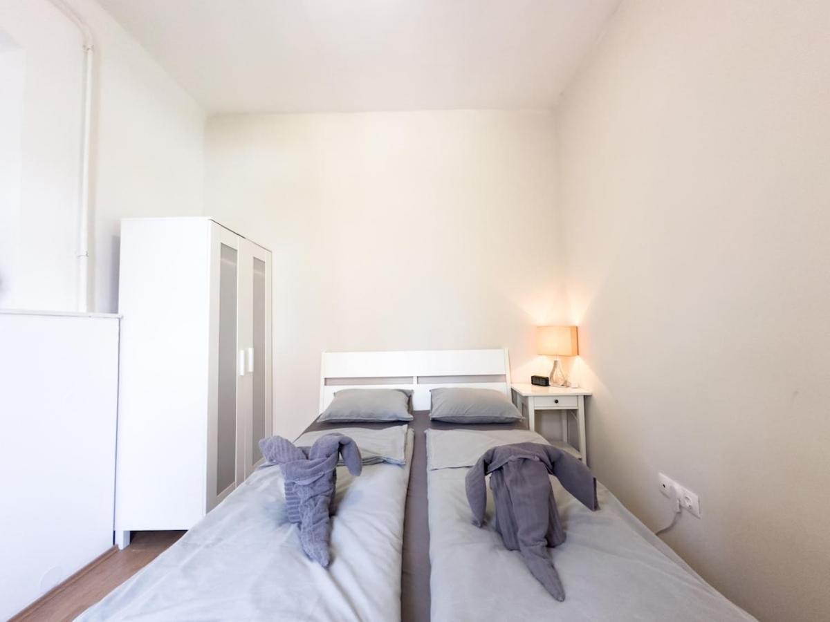 Апартаменты Cozy 1br With Skyline View - Purple Skyline