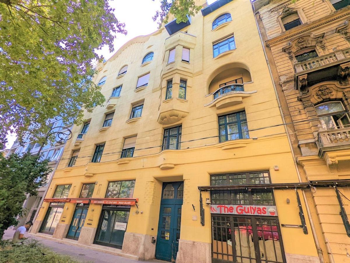 Apartment Cozy 1br With Skyline View - Purple Skyline Budapest